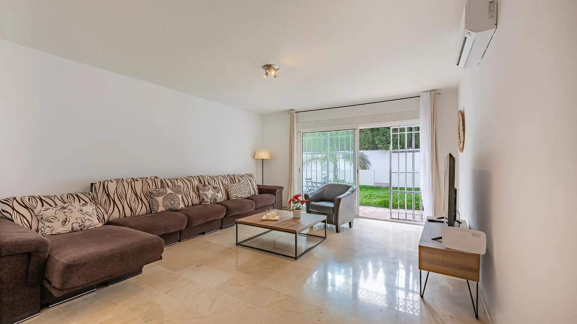 Dolmen Group- Jardines Andalucia Banus Apartment Marbella 0*,
