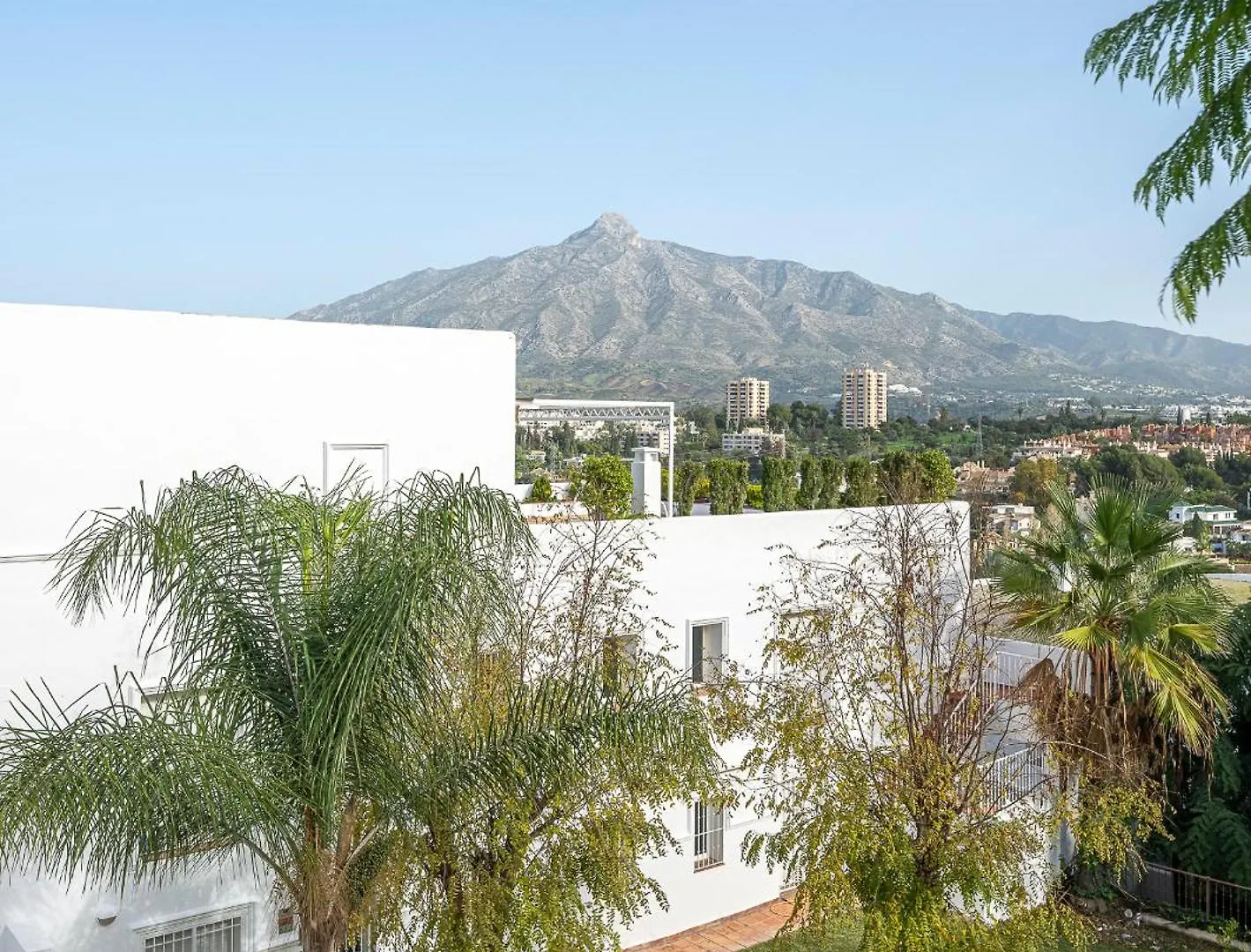 Dolmen Group- Jardines Andalucia Banus Apartment Marbella