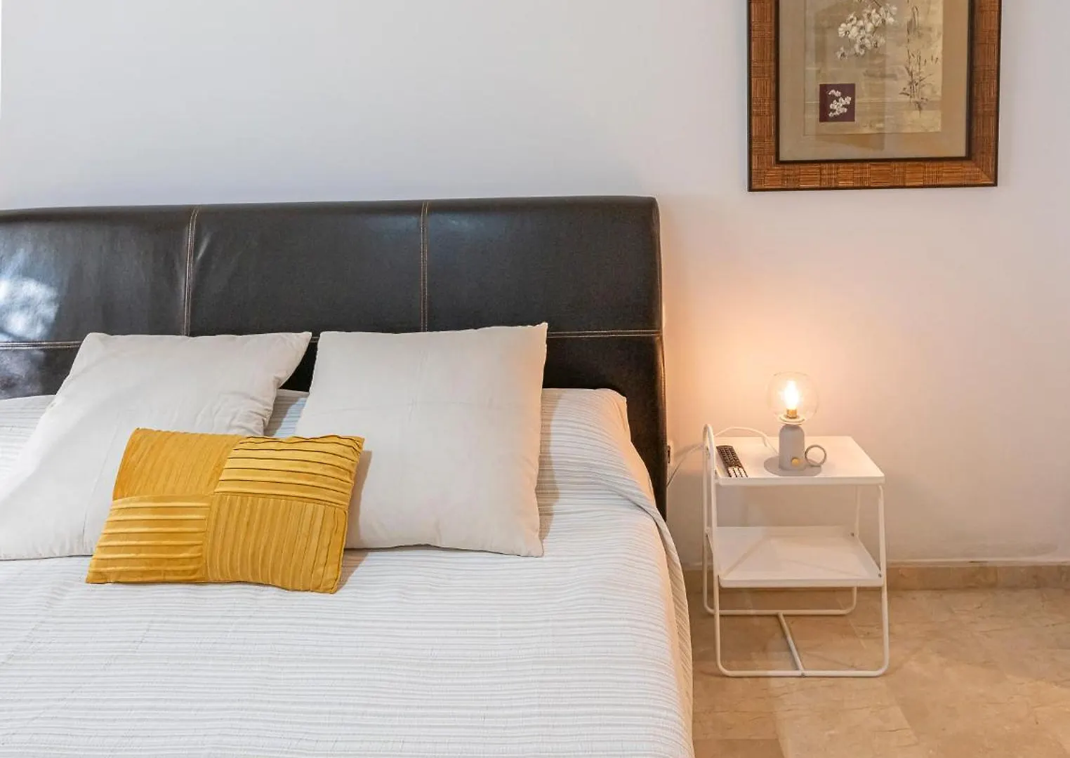 Dolmen Group- Jardines Andalucia Banus Apartment Marbella Homestay