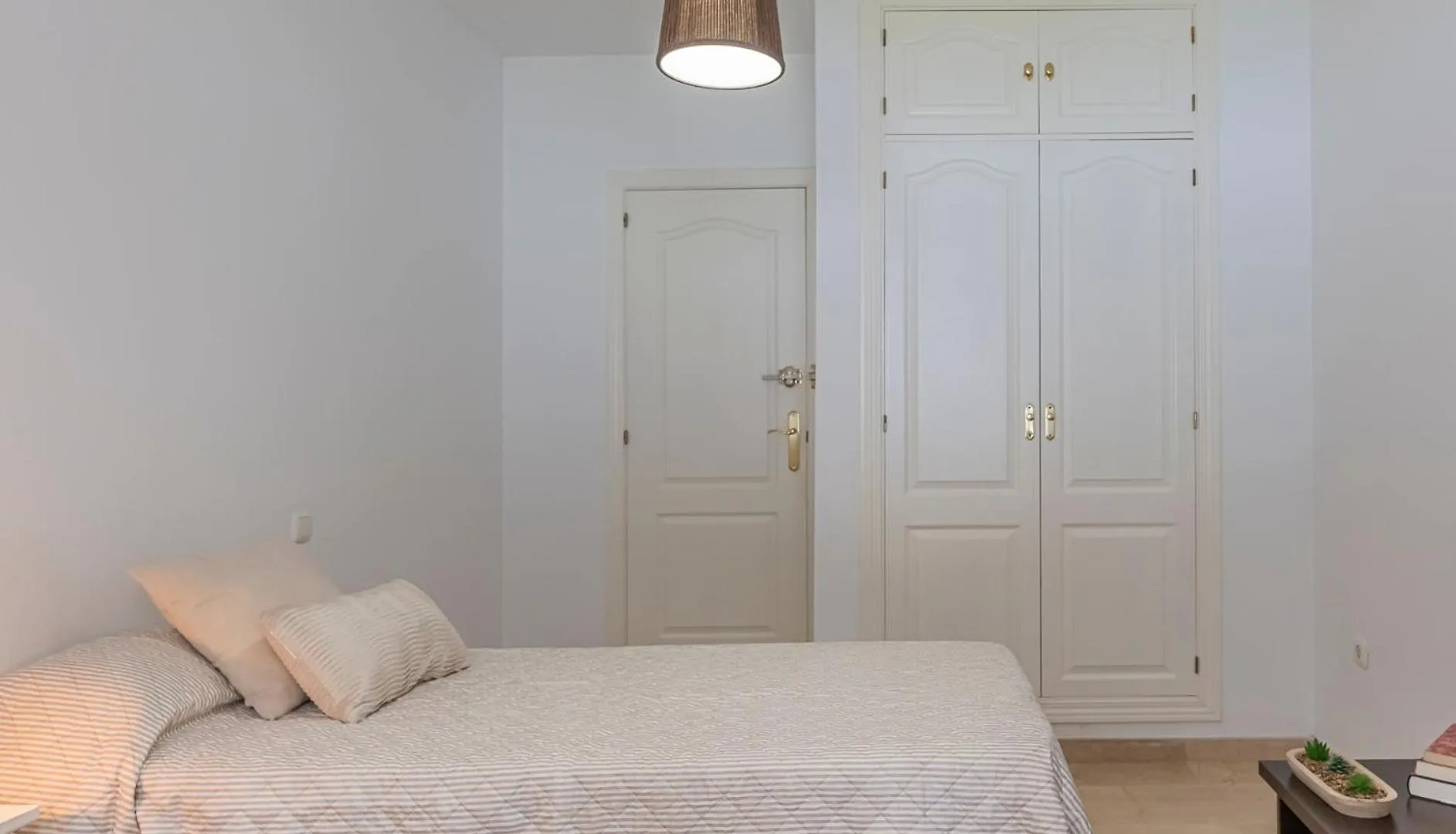 Dolmen Group- Jardines Andalucia Banus Apartment Marbella 0*,  Spain
