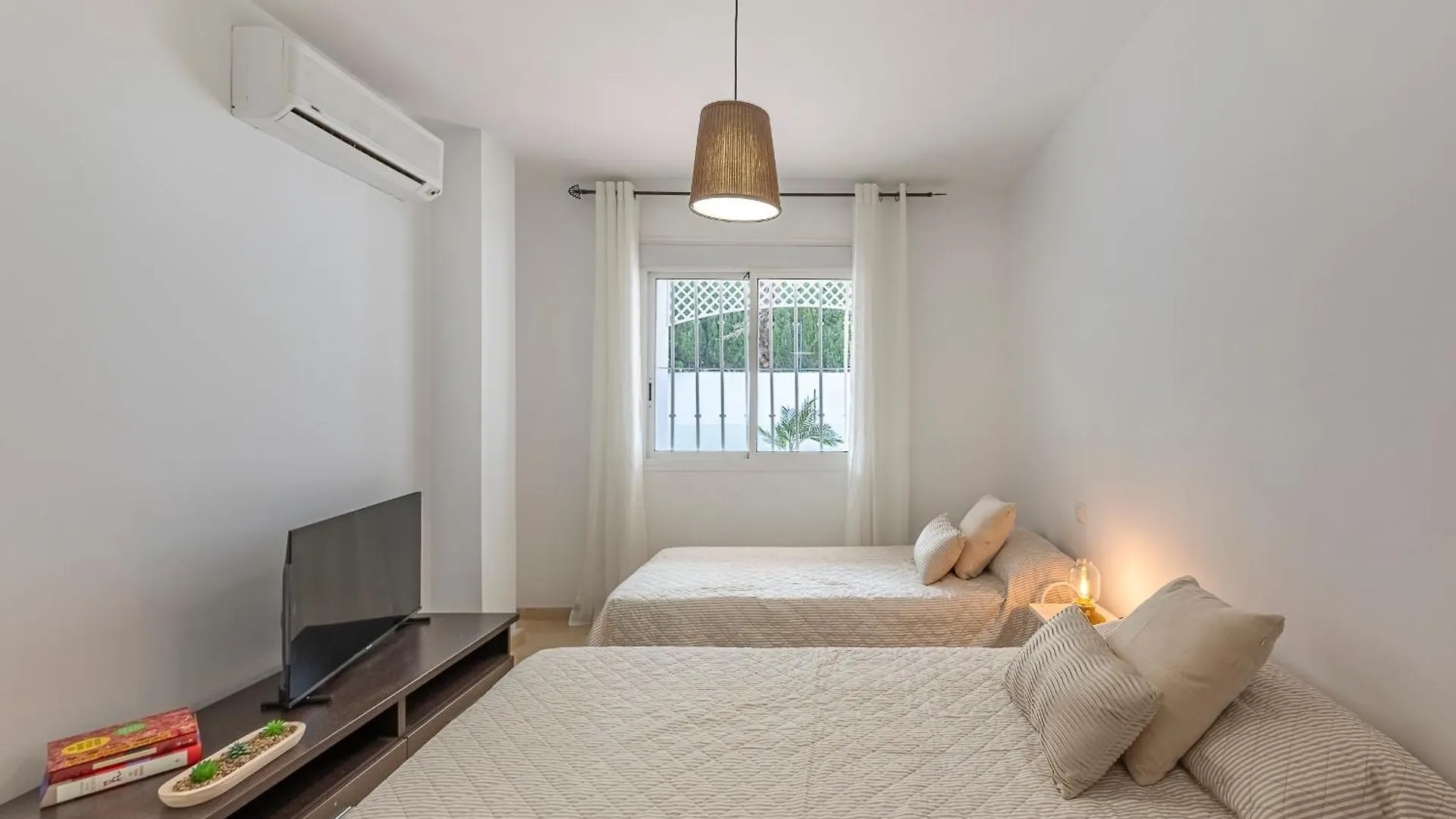 Dolmen Group- Jardines Andalucia Banus Apartment Marbella Spain