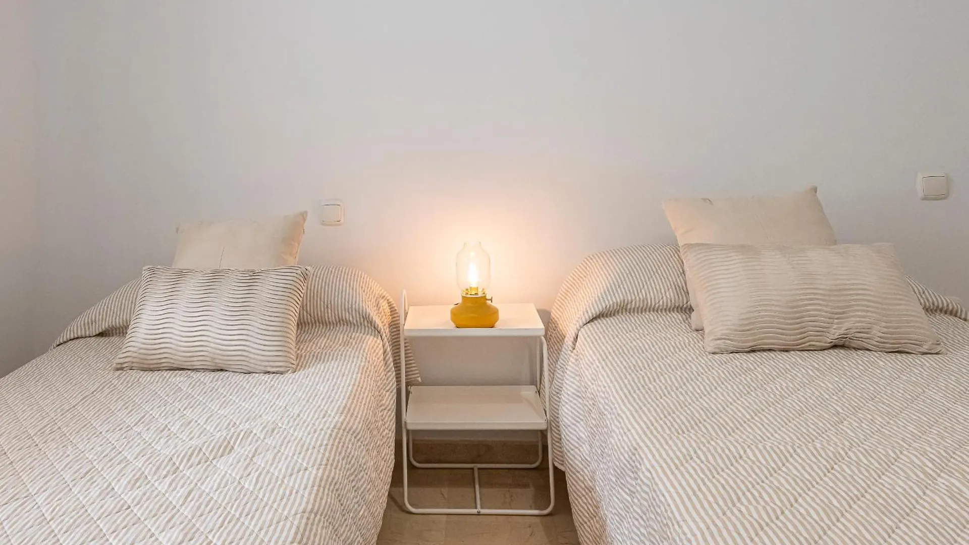 Dolmen Group- Jardines Andalucia Banus Apartment Marbella Homestay