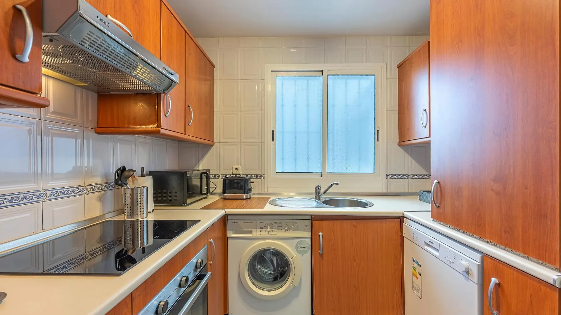 Homestay Dolmen Group- Jardines Andalucia Banus Apartment Marbella Spain
